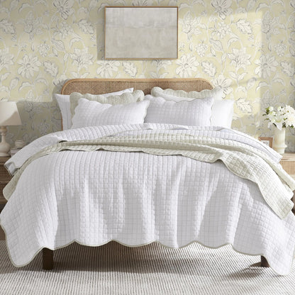 WDCOZY White Twin Quilt Set – Beige Scalloped Lightweight Farmhouse Coverlet with Sham